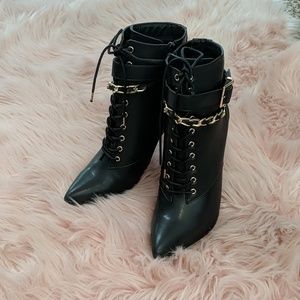 Shoedazzle booties
